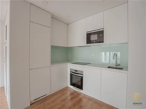 Appartement T1 Moderne à Louer à Porto | Balcon et Parking | Proche Hôpital São João