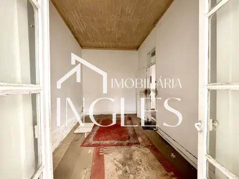 Moradia para Remodelação Total em Localização de Excelência - Santarém