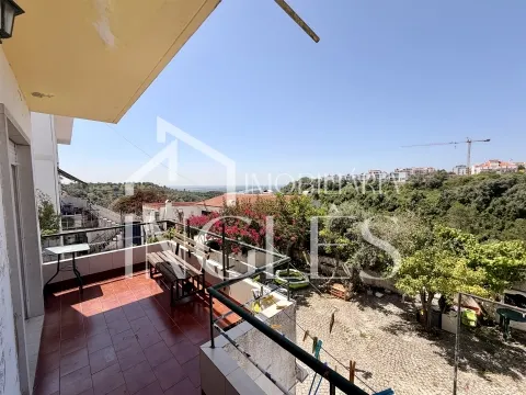 House T4