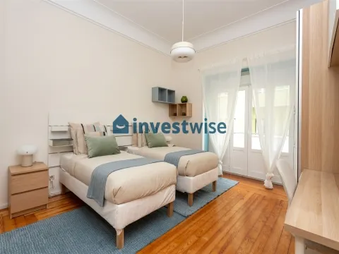 7 Bedroom Unit With Financial Track Record On The Rental Market In Avenida Almirante Reis