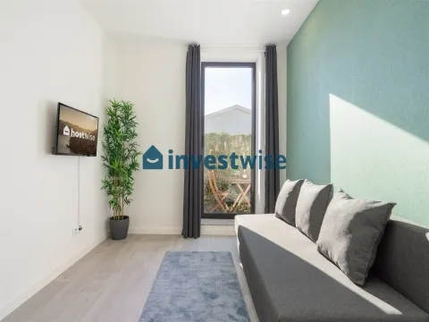 Modern Arquitecture Building With 13 Units In Downtown With Airbnb Licence