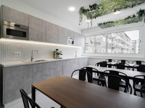 Escritório C/ Terraço em Localização Prime da Baixa Portuense - Rua de Sá da Bandeira