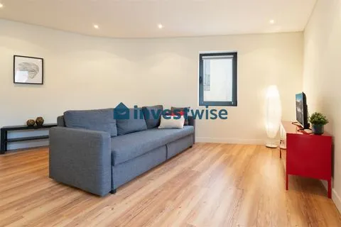 Charming Heritage Building With 4 Studio Units With Airbnb Licence