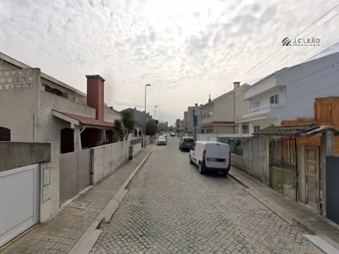 Lote de Terreno Urbano em Lavra, Matosinhos