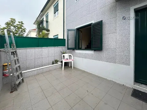 Moradia em Banda T2 - oportunidade de investimento