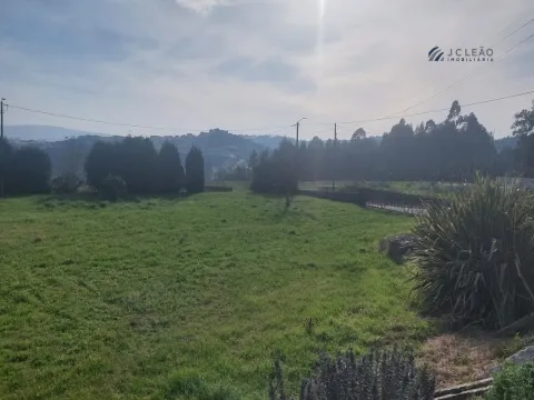 Terreno c/ 2458m2 de construção em Louredo, Paredes