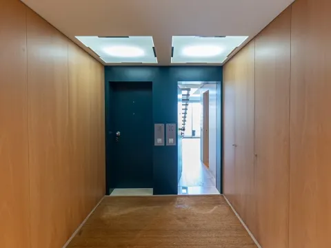 Loft Exclusivo: Design, Luz e Natureza em Gaia