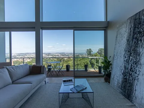 Loft Exclusivo: Design, Luz e Natureza em Gaia