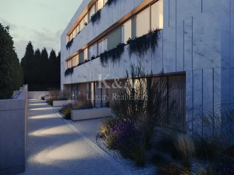 Villa T5 duplex,  inserida num condomínio de luxo