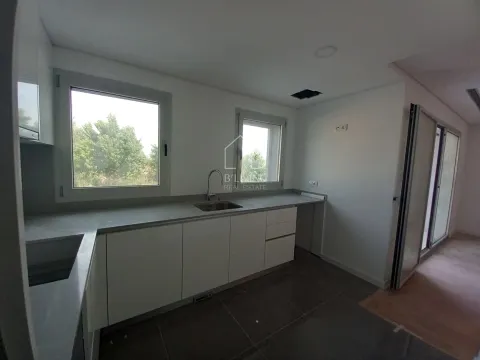 T2 novo pronto a escriturar em Braga, com 2 lugares de garagem