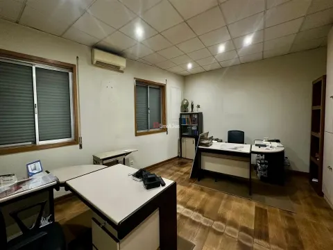 Armazém, Industria em Oliveira do Douro