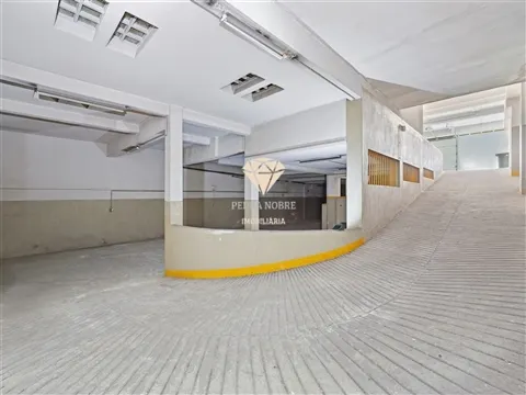 Garagem / Espaço Comercial para Arrendamento – Picoas, Lisboa