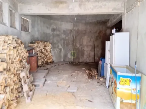 Garagem com 80m2 para venda junto á Camara Municipal em Castelo Branco.
