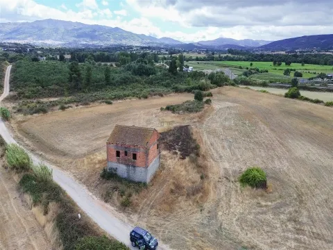 46,000 m² farm – Abundant water, a privileged location, and enormous potential!