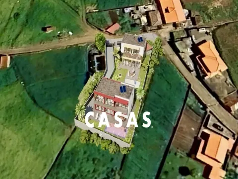 Lote de terreno com 870m2 e com projeto aprovado para construção de duas moradias na Ponta Do Pargo