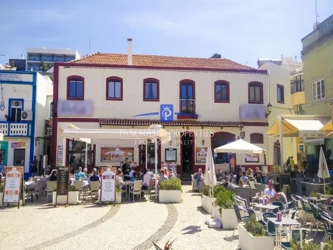 Business Opportunity: Successful Restaurant & 6 B&B Suites In A Prime Location of Ferragudo