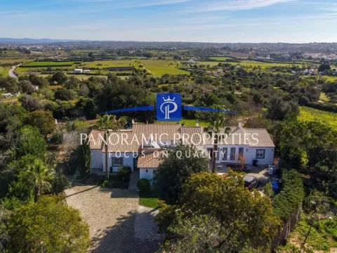 Refined 6-bedroom estate with heated pool, guest annex & 360° countryside vistas