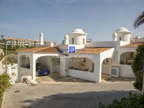 Exceptional two bedroom townhouse with amazing sea views.