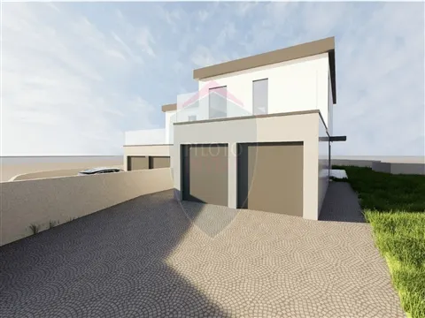 Moradia Geminada T3