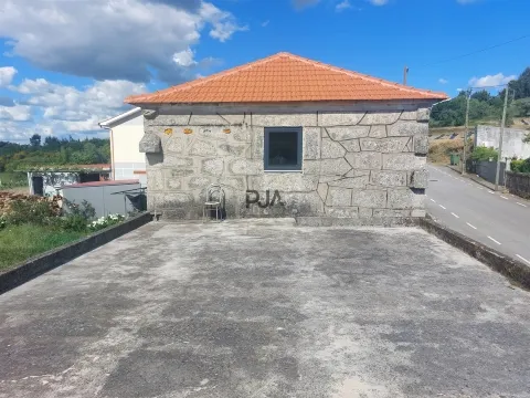 Moradia Isolada em Casais, Mangualde