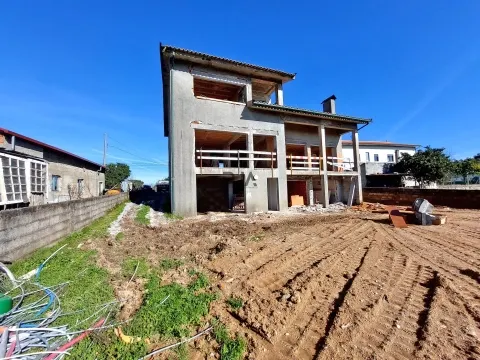 Semi-detached house T4