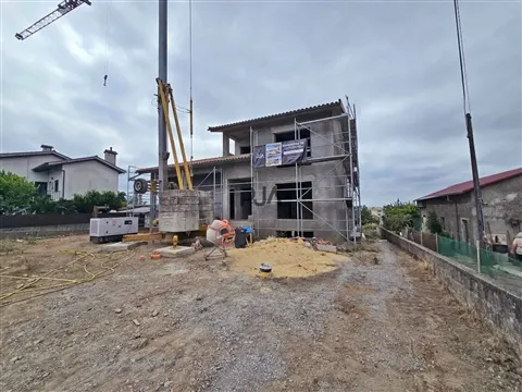 House T4