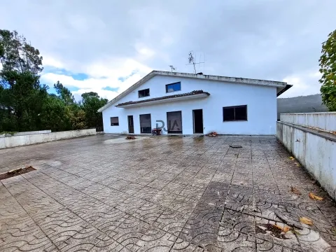 Sótão / Arrecadação para Arrendar em Mangualde