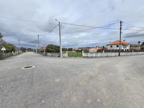 Lote de Terreno para Construção de Prédio com 8 fogos em Tondela