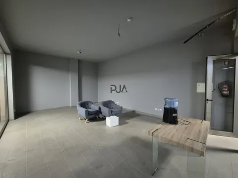 Loja comercial para venda em Viseu