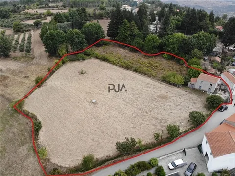 Terreno com Viabilidade Construtiva em Maceira, Fornos de Algodres