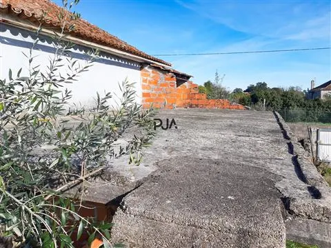 Detached house to restore T2