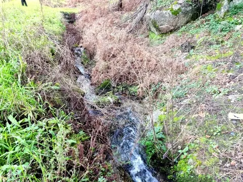 Terreno com viabilidade construtiva em Vila Corça