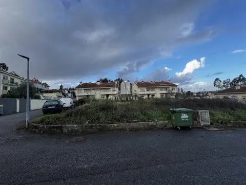 Lote de Terreno para Moradia em Pedroso | 567m²