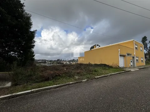 Lote para Construção de Moradia em Pedroso | 486m²