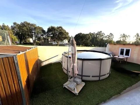 Vivienda T4 Reformada en Venta en Arrifana | Vistas al Mar | 4 Fachadas