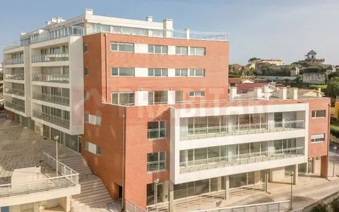 LOJA PARA COMÉRCIO DE RUA JUNTO À PRAIA NA FIGUEIRA DA FOZ