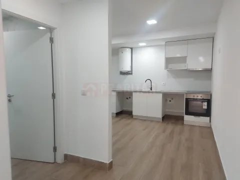 APARTAMENTO T1 NA PEDRULHA EM COIMBRA