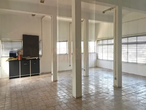 VENDE-SE ESTACIONAMENTO PARA 10 CARROS NA QUINTA DA BOAVISTA