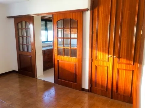 Apartamento T1 para arrendar na Av. Afonso Henriques, Celas, Coimbra