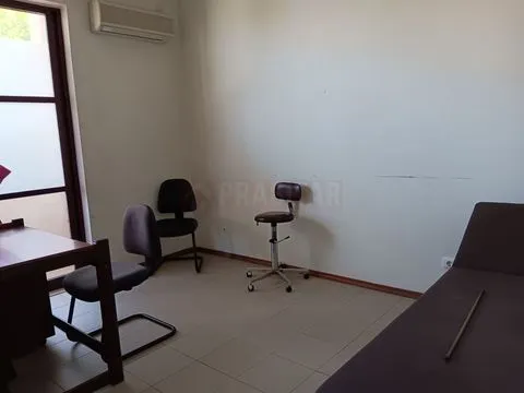 ESCRITÓRIO COM APARCAMENTO EM PLENA BAIXA DE COIMBRA