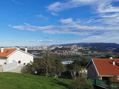TERRENO PARA CONSTRUÇÃO DE MORADIA EM CASTELO VIEGAS