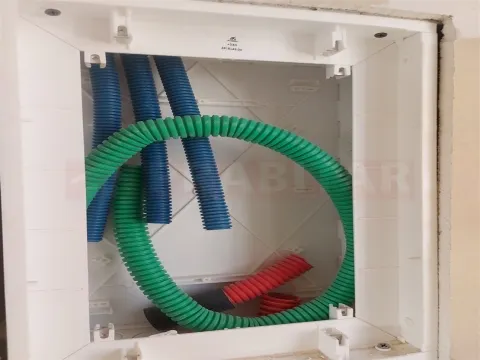 Gebäude im Stadtzentrum von Coimbra, mit 6 Stockwerken, wird umgebaut und in Wohnungen umgewandelt.