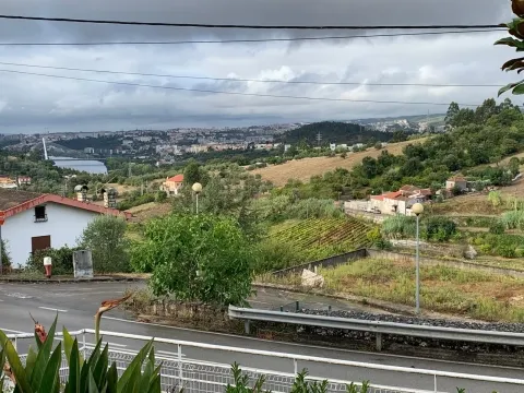 MORADIA T5 EM CASTELO VIEGAS - SANTA CLARA