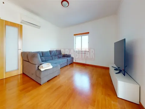 MORADIA T5 EM CASTELO VIEGAS - SANTA CLARA