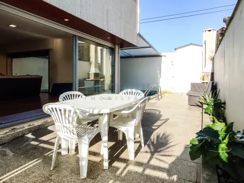 Maison jumelée 4 Chambre(s)