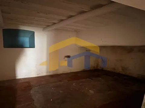 Casa de aldeia com espaço exterior em Bencatel