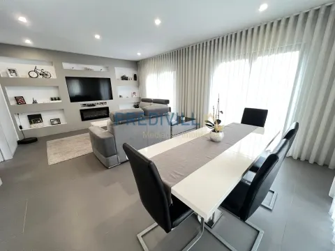 Casa Indipendente 5 Vani +1