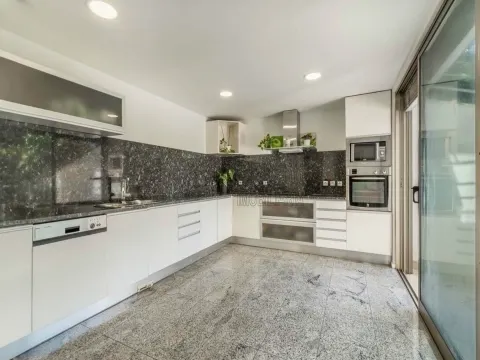 Encante-se com esta moradia de sonho em Guimarães