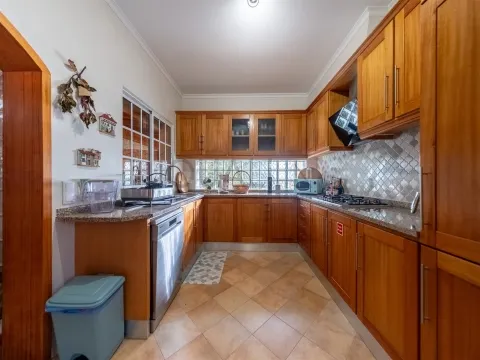 Casa con appartamento separato con 2 camere da letto a Monte, Funchal