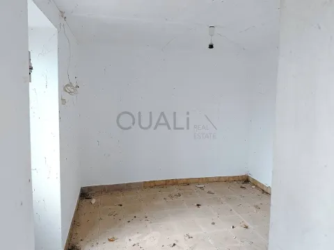 Casa bifamiliare con 2 camere da letto da ristrutturare, Funchal